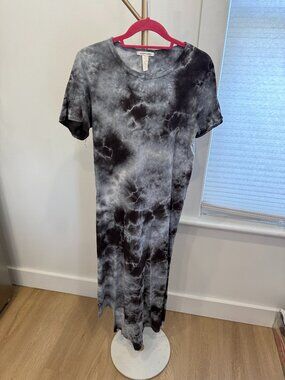 Abstract Stormy T-Shirt Maxi Dress